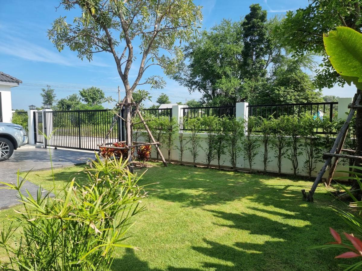 Baan Dalah Pool Villa Buriram Kültér fotó