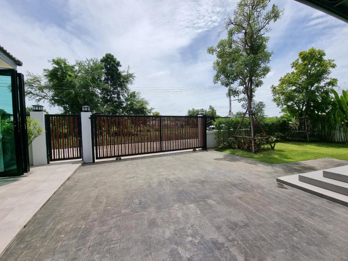 Baan Dalah Pool Villa Buriram Kültér fotó